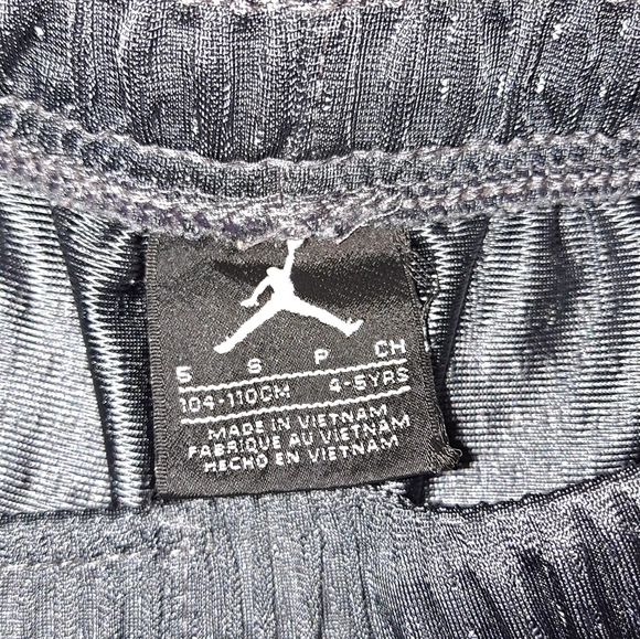 Jordan Boys Shorts - Picture 3 of 3